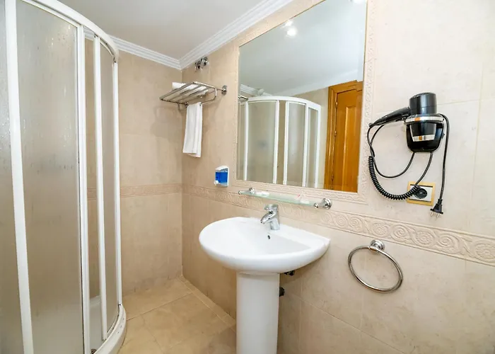 Monasterio - Adults Only מלון